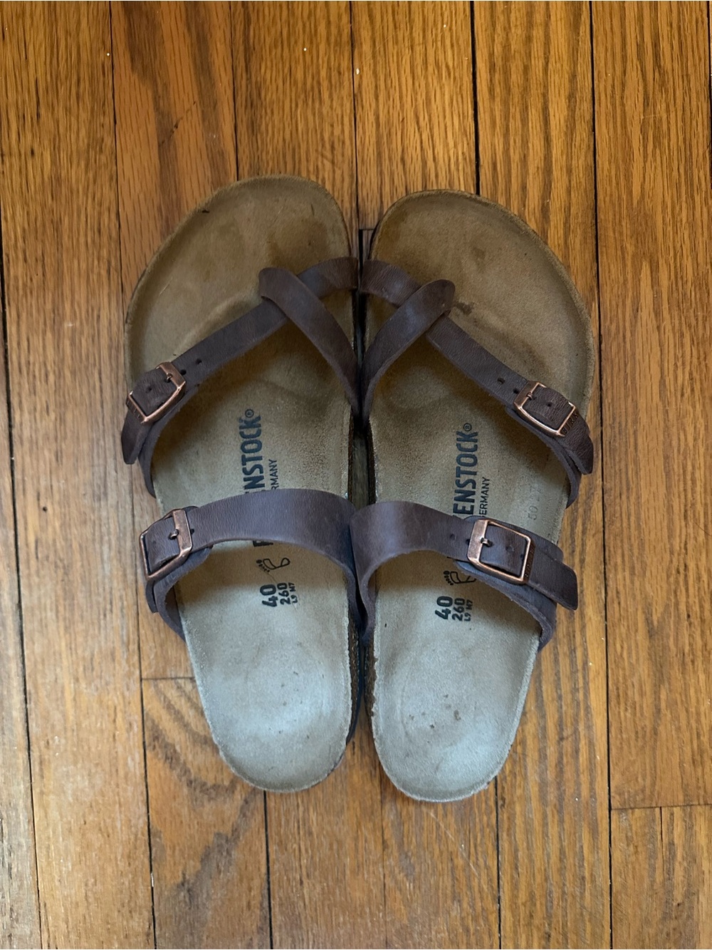 Birkenstock women’s Mayari oiled leather sandals size 40 toe loop